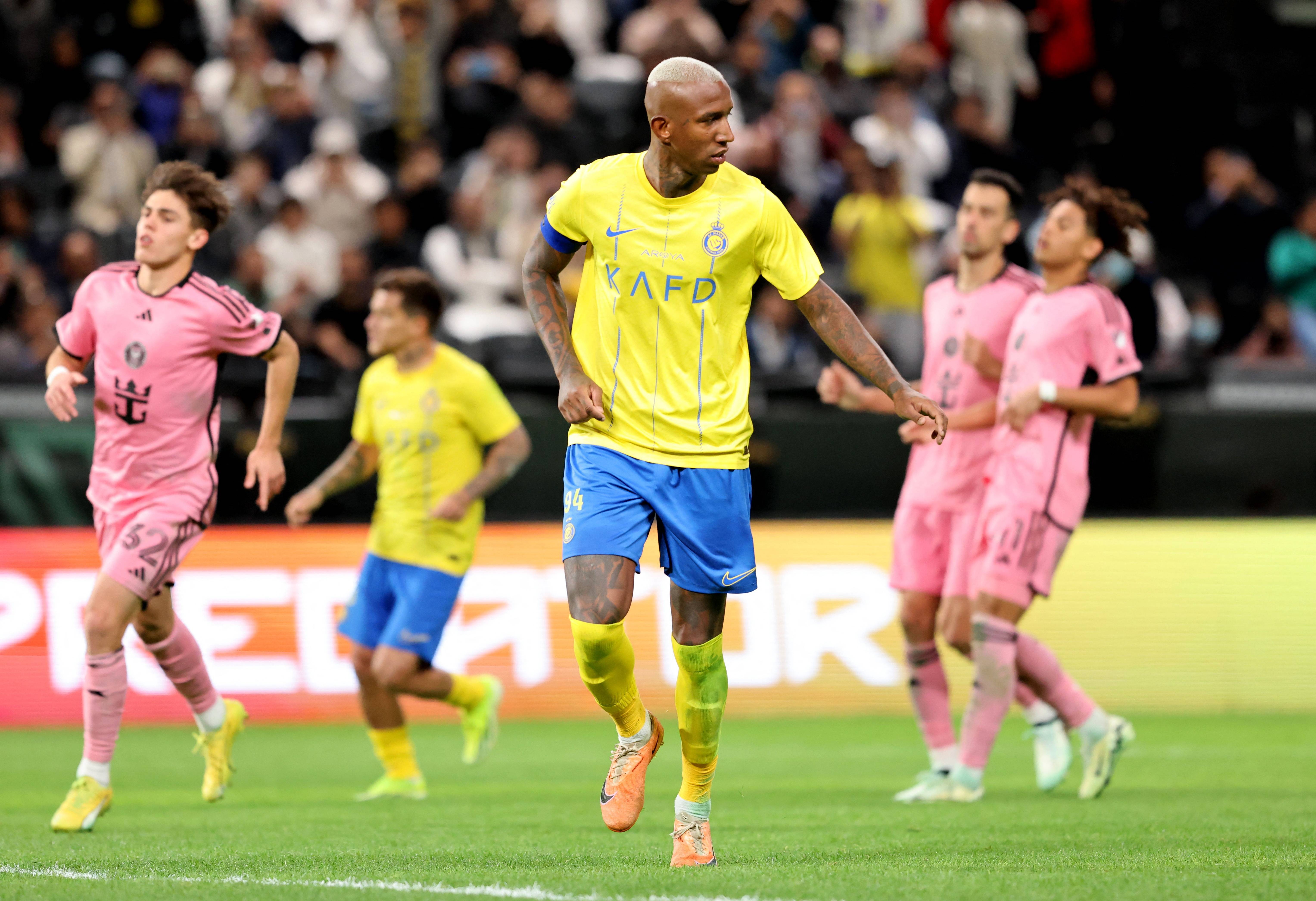 日本网球队鏖战西班牙网球队,穆雷统治全场 日本网球队鏖战西班牙网球队,穆雷统治全场