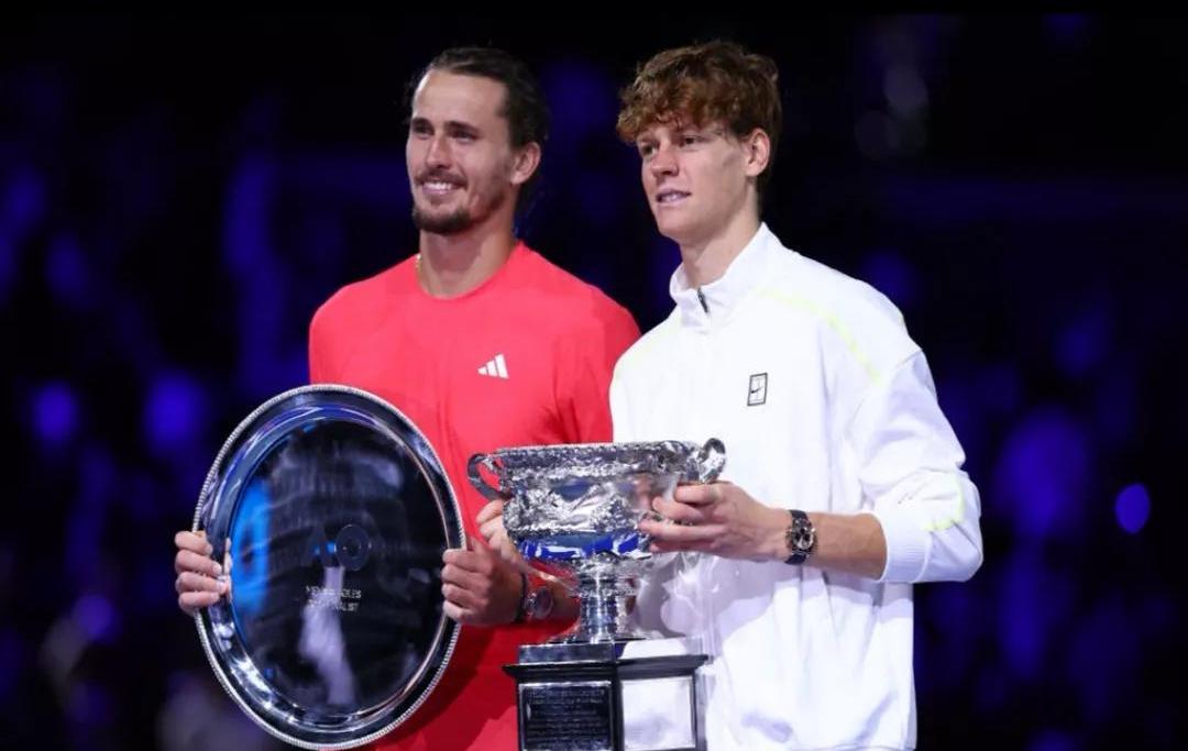 澳大利亚网球队鏖战意大利网球队，兹维列夫关键制胜