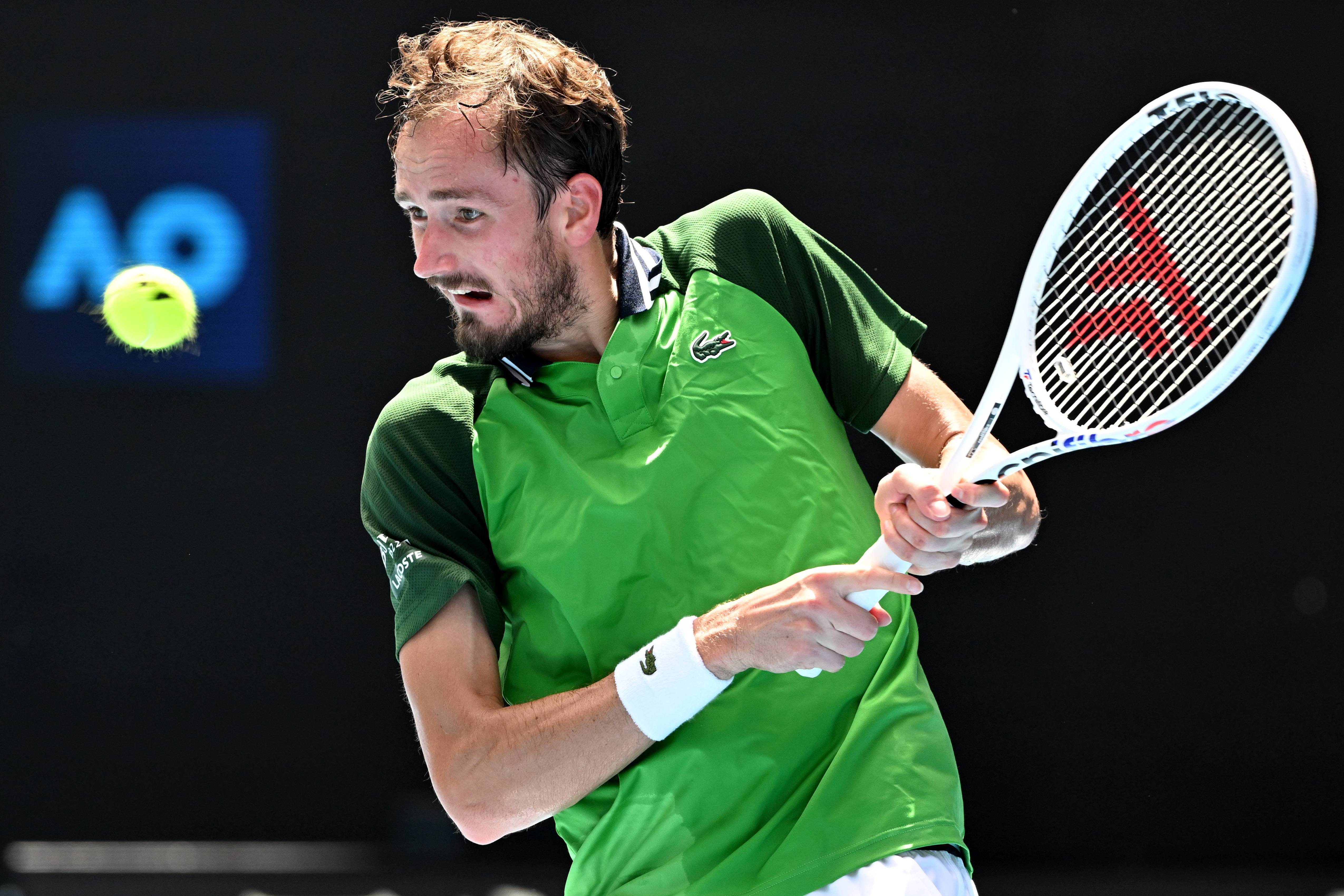 德国网球队鏖战西班牙网球队,梅德韦杰夫高光表现 德国网球队鏖战西班牙网球队,梅德韦杰夫高光表现