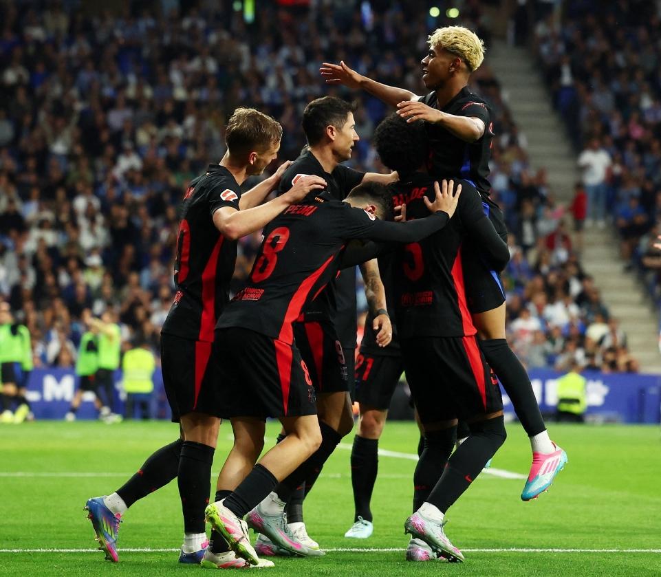 西班牙碾压丹麦，博格巴2送出助攻