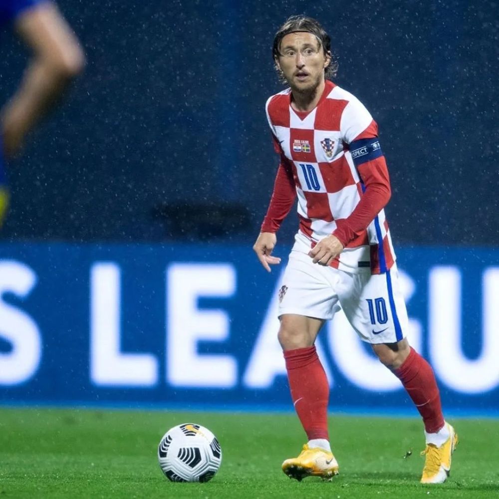 英格兰队逆转奥地利队，波尔高光表现