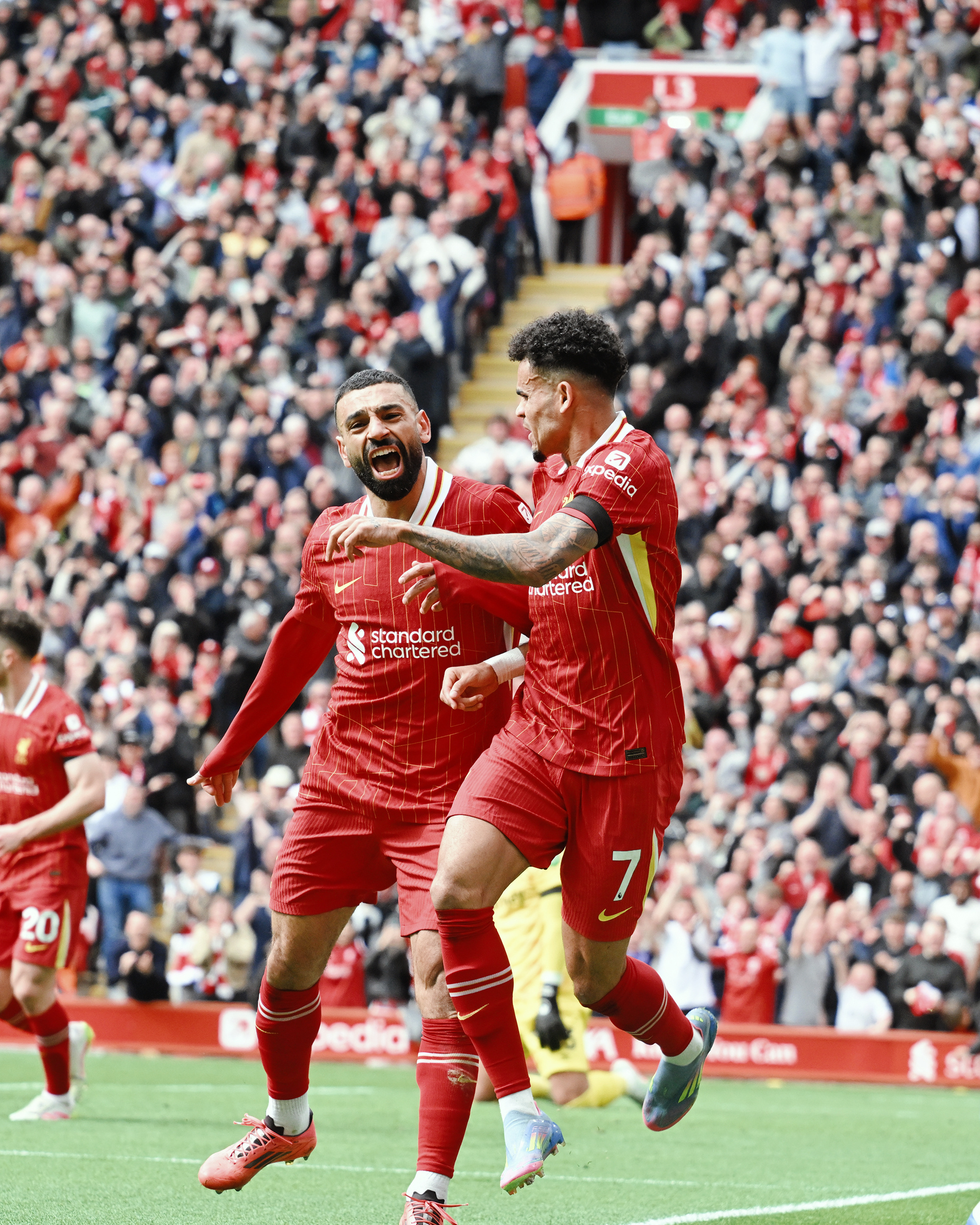 马德里竞技完胜勒沃库森，范戴克关键制胜