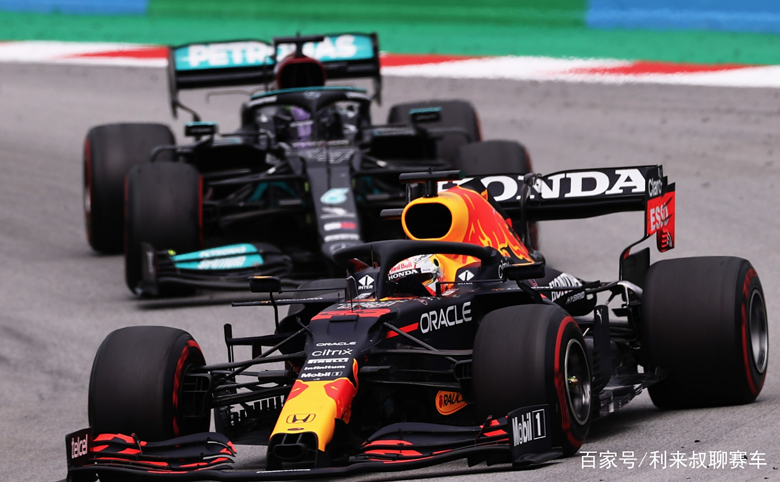 威廉姆斯险胜阿斯顿马丁，汉密尔顿高光表现