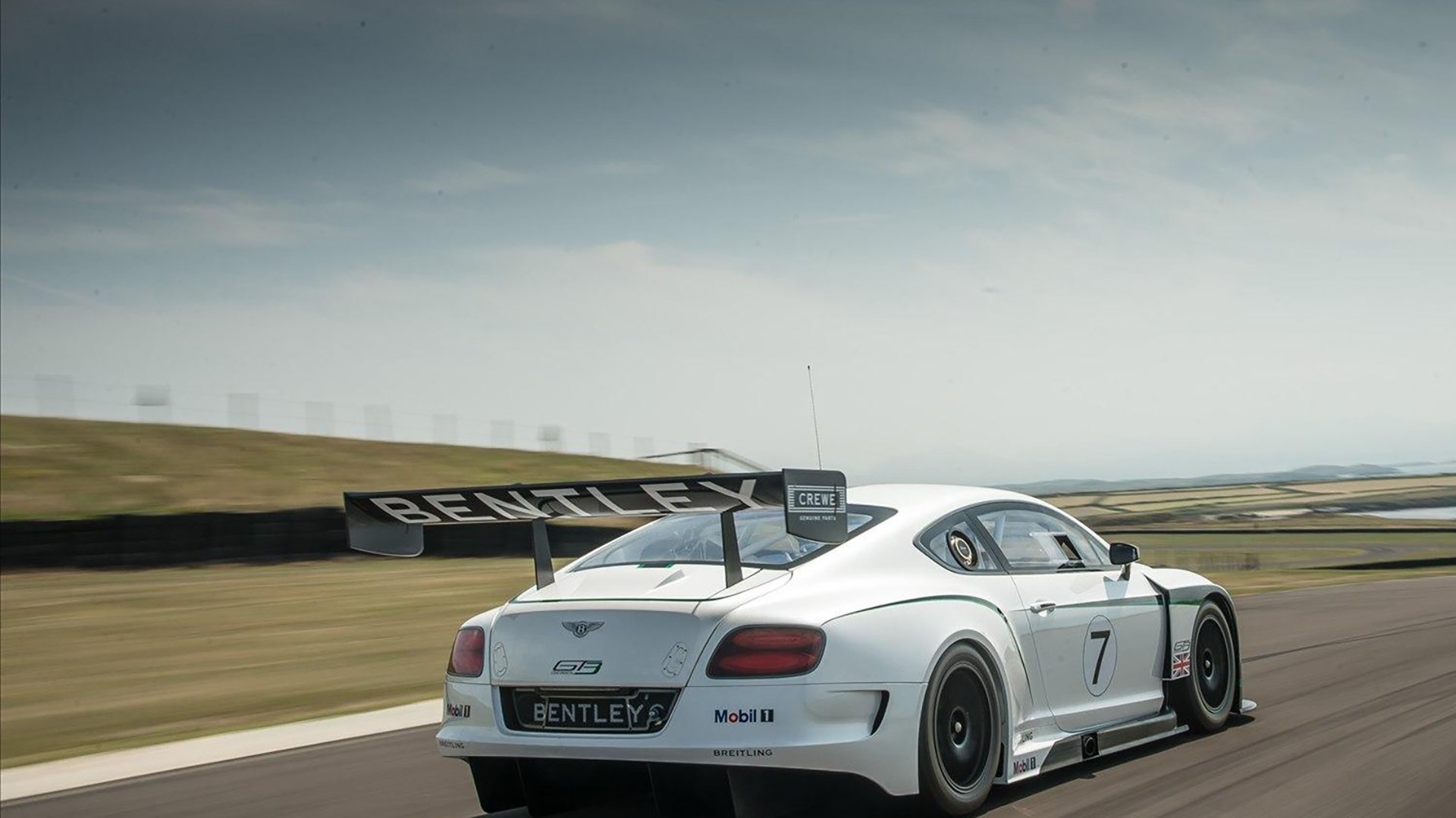 太阳之力与字母哥的印记，团队之光与英雄时刻的交响